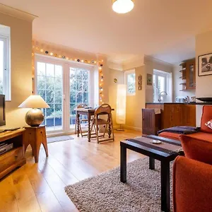 quiet-calm-apartment-with-garden.brighton-hotels-england.com/